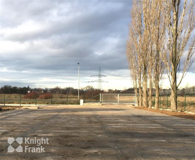 Skladový prostor - Horní Počernice - 650 m2 venkovní plochy ihned - Horní Počernice