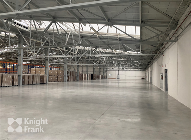 Skladový prostor - Kolín - 1500 m2 ihned za 4,25 EUR/m2 - Kolín IV