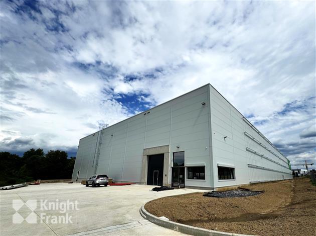 Skladový prostor - Kozomín - showroom, výdejna od 1150 m2 letos - Kozomín