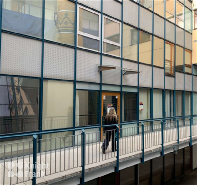 Skladový prostor - Flora - 250 m2 k dispozici - Vinohrady