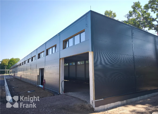 Skladový prostor - Pardubice Semtín - malé obchodní jednotky od  100 m2 - Semtín